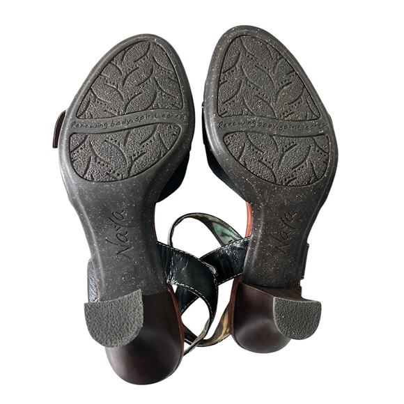 Naya Womens Size 7.5 Black Leather Tawny Sandal Pump - Picture 6 of 7